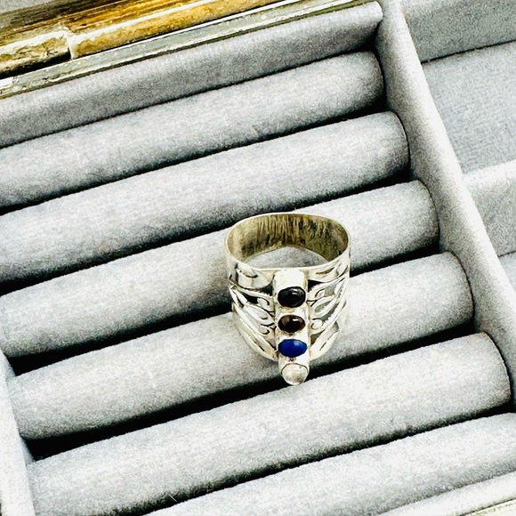 Silver Wide Multi Stone Modernist Ring - Picture 7 of 14
